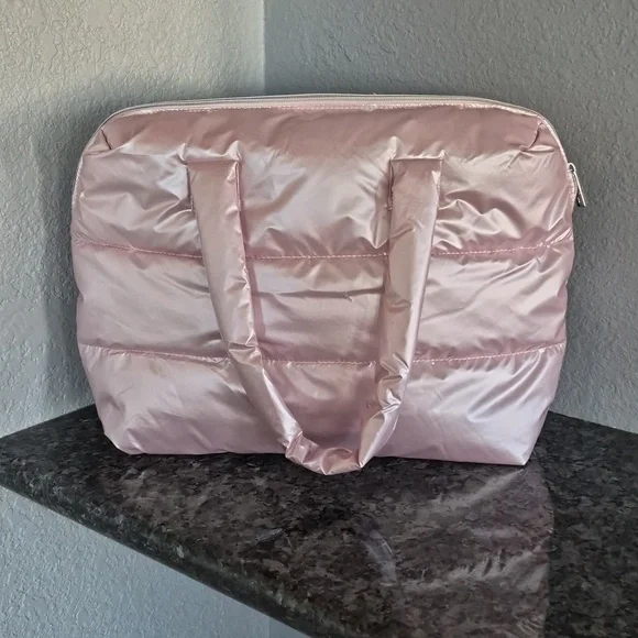 Marc Jacobs Light Pink Travel Bag NWT - Picture 2 of 8
